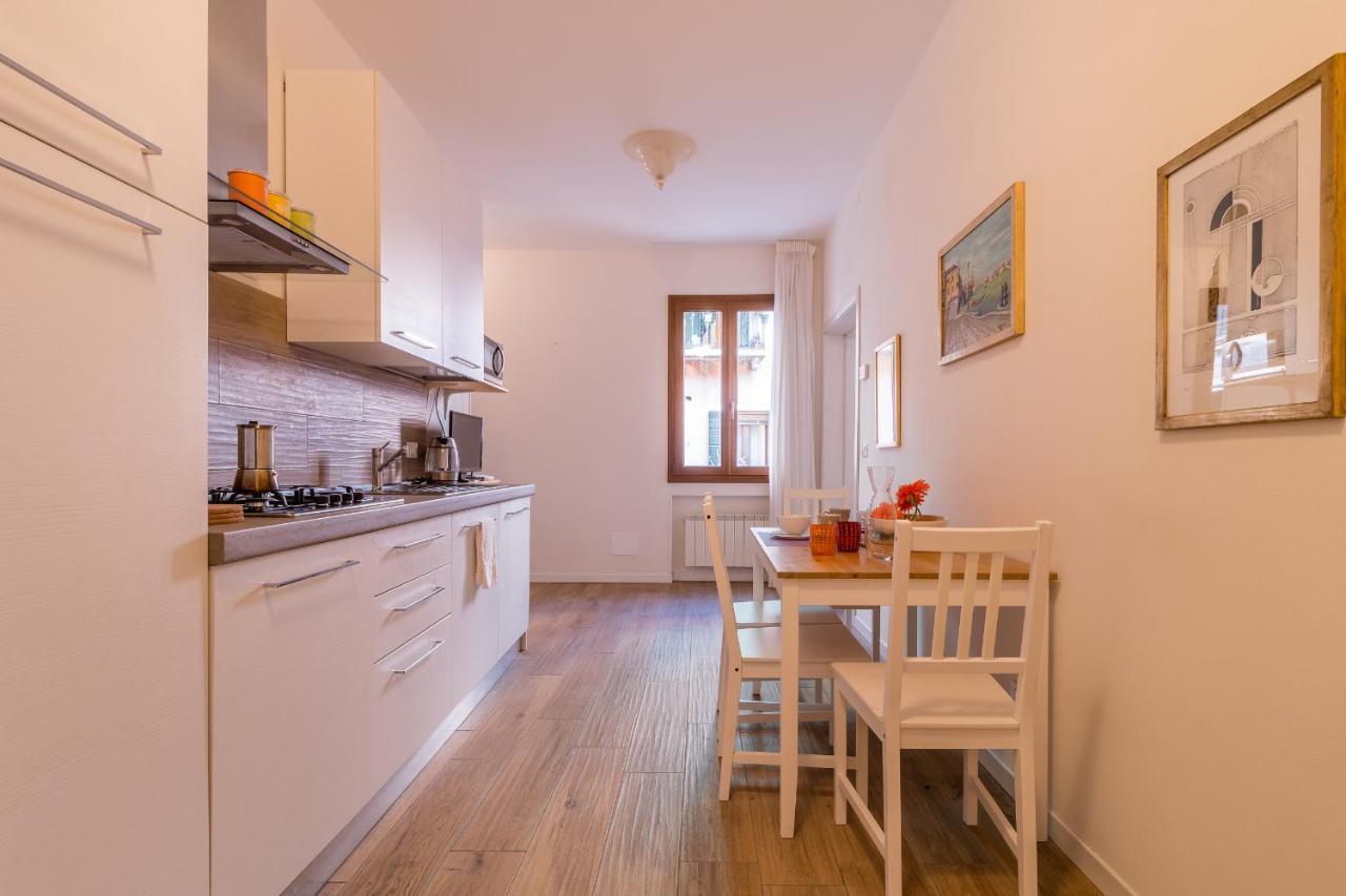 Biennale 1585 Alfa Apartman Velence Kültér fotó